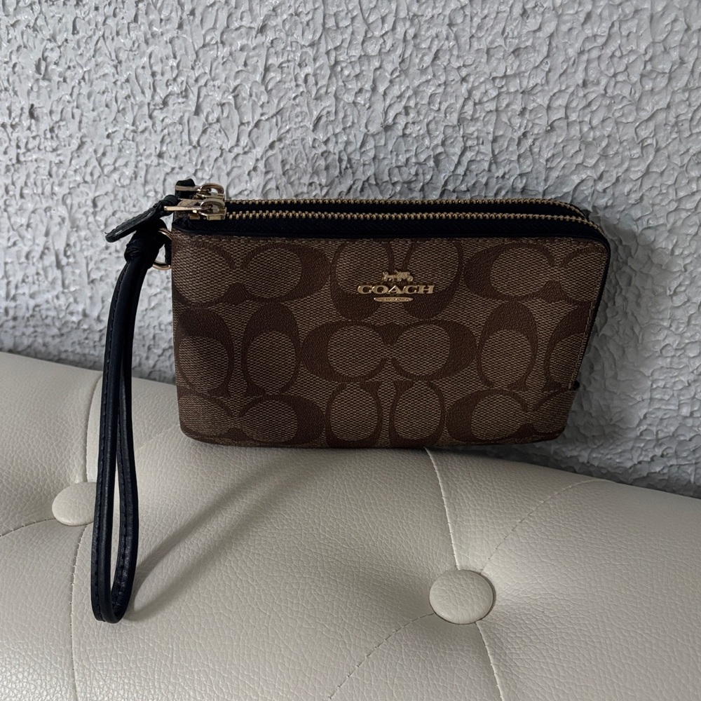 Coach Monogram Double Zipper Wristlet Brown Wristlet ( LIke New Without Tags) - Picture 15 of 15